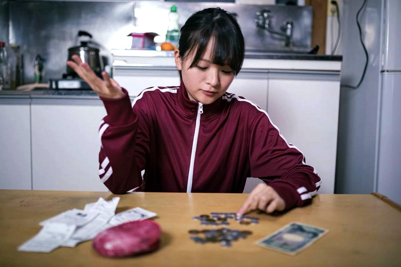 サイゼリヤで初デートを楽しむ10代カップルの様子