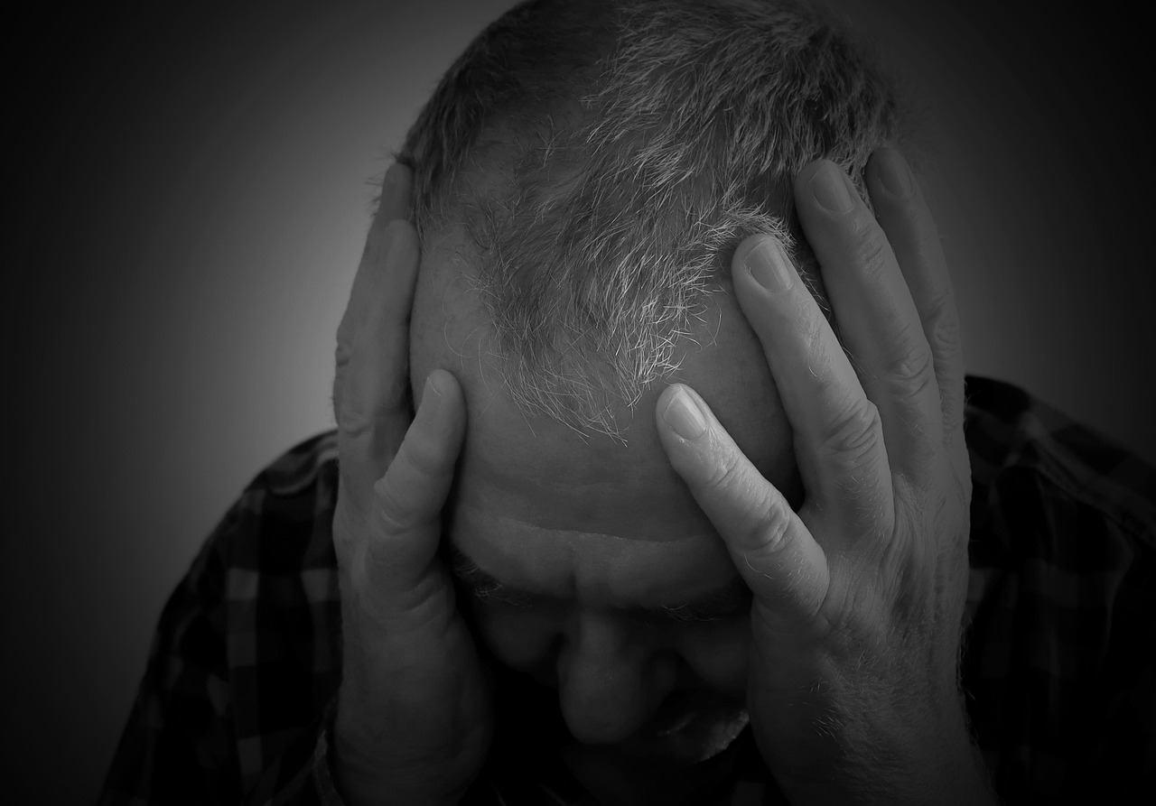 男性が女性の怒りに怯える心理の背景を解説する記事のイメージ